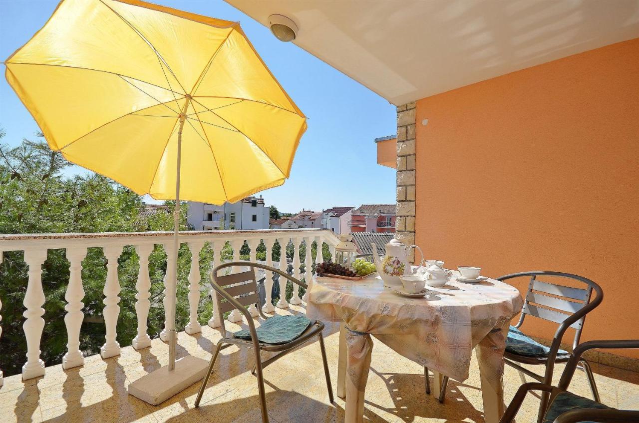 Apartments Miljenka Водице Екстер'єр фото