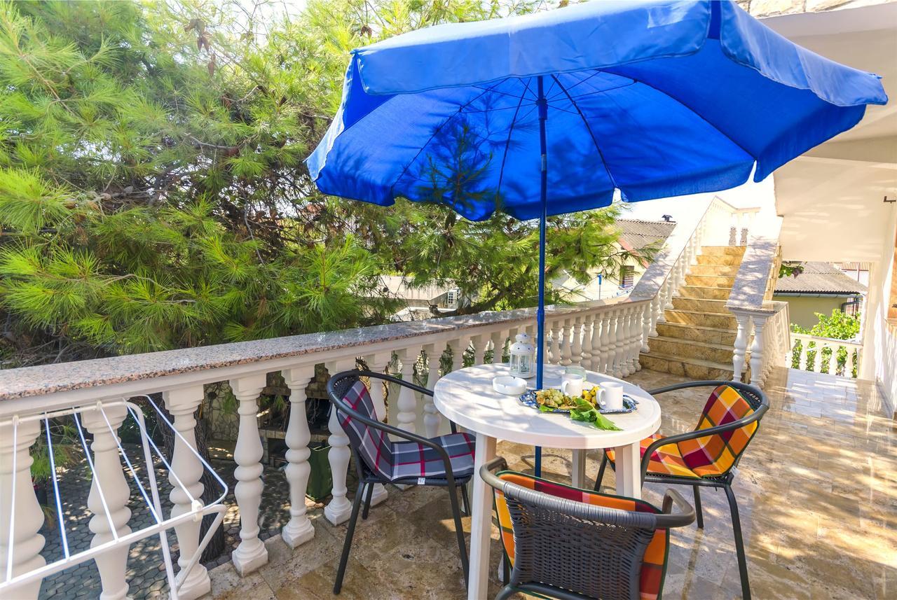Apartments Miljenka Водице Екстер'єр фото